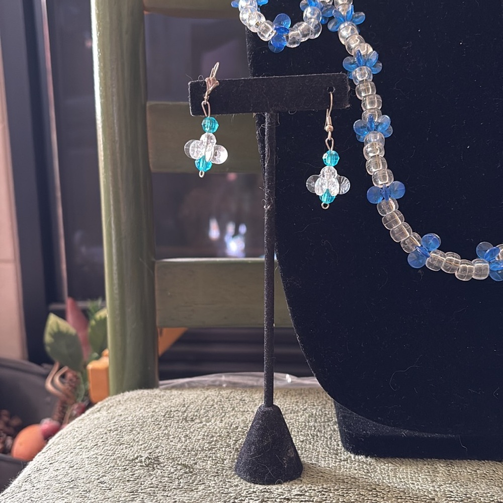 Vintage Clear Plastic Beaded Bracelet/Necklace (set of 2 pairs of earrings) Set - Picture 4 of 16